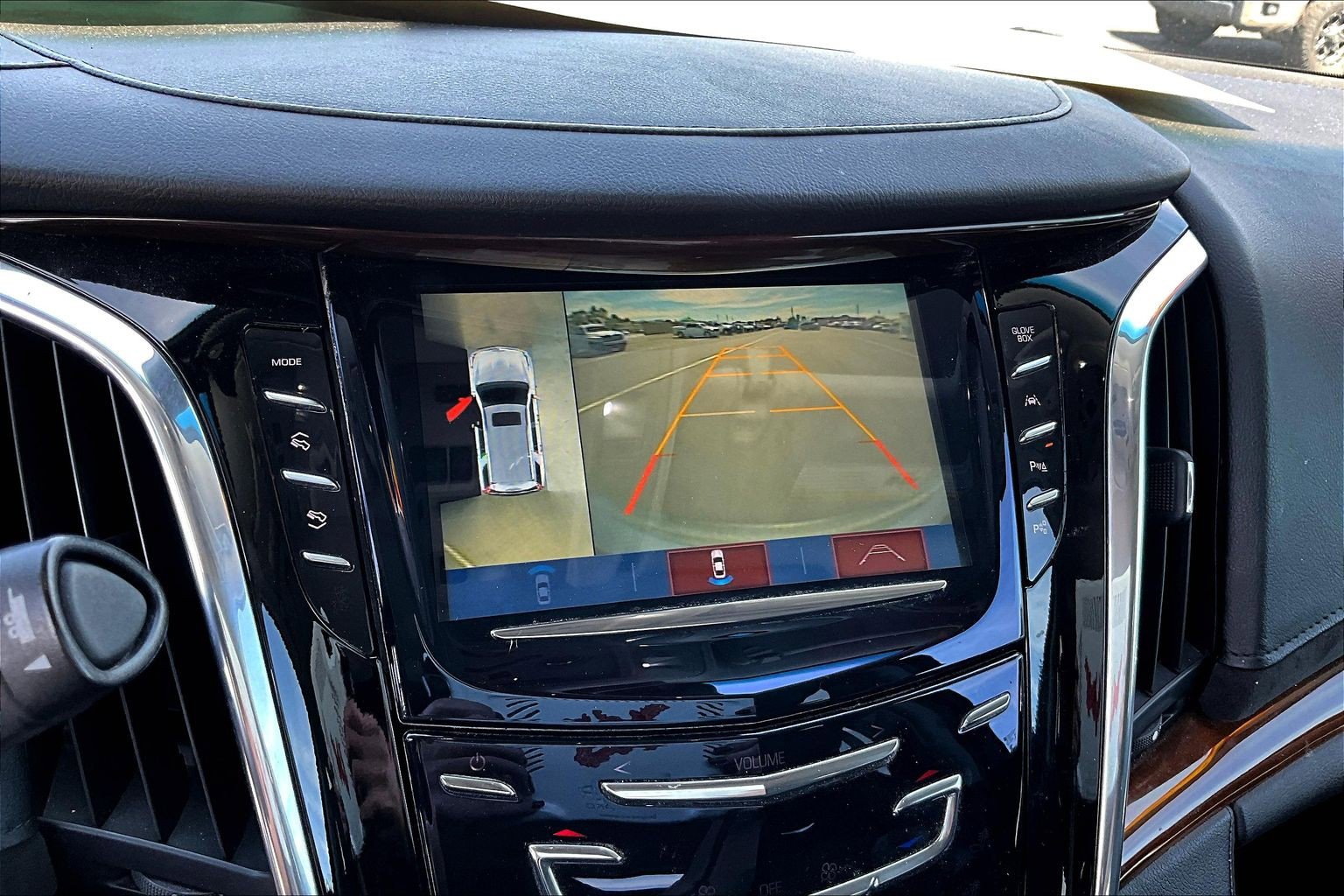 Used 2018 Cadillac Escalade Luxury AWD/4WD image 11