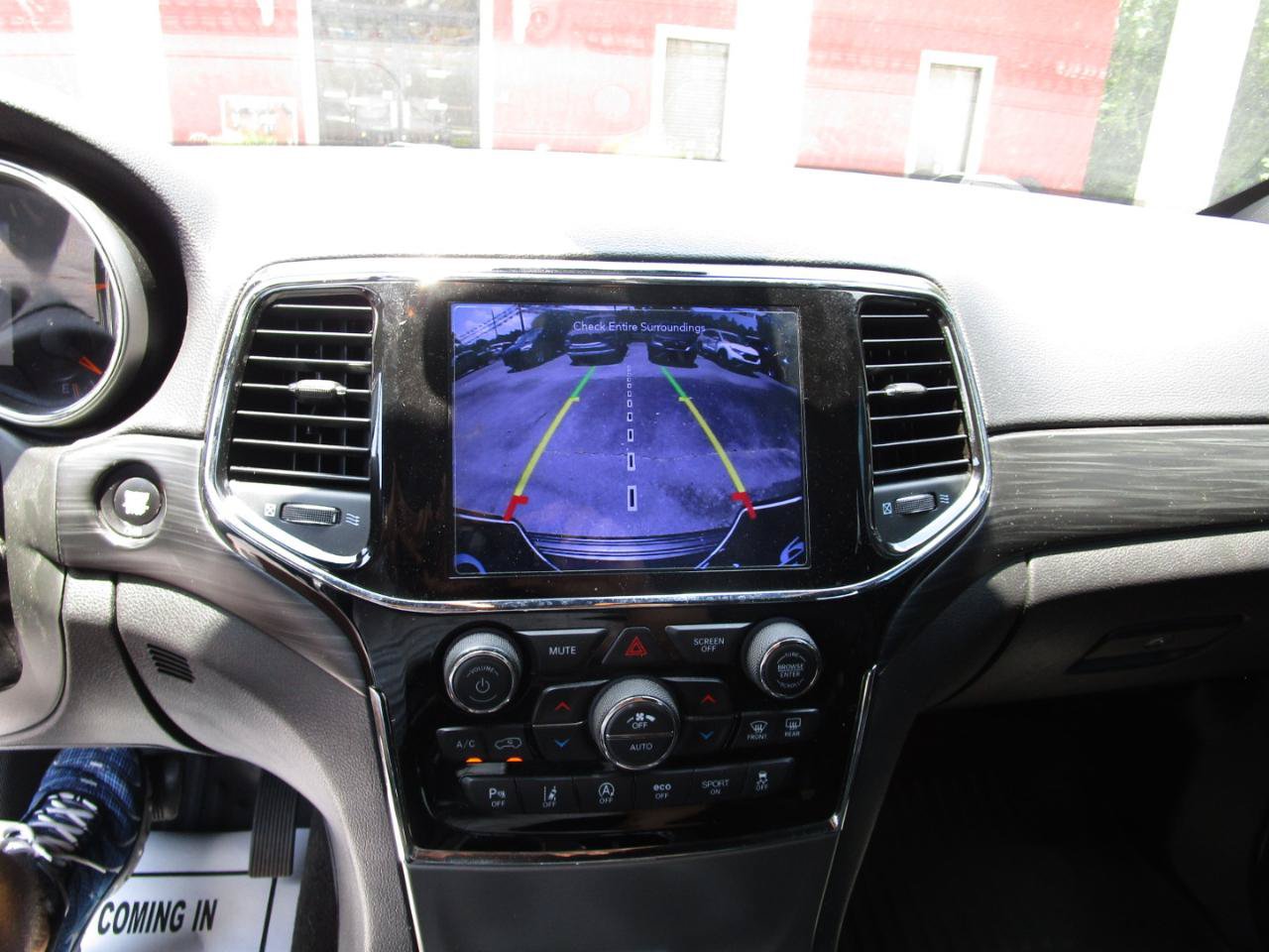 Used 2020 Jeep Grand Cherokee Altitude AWD/4WD image 17