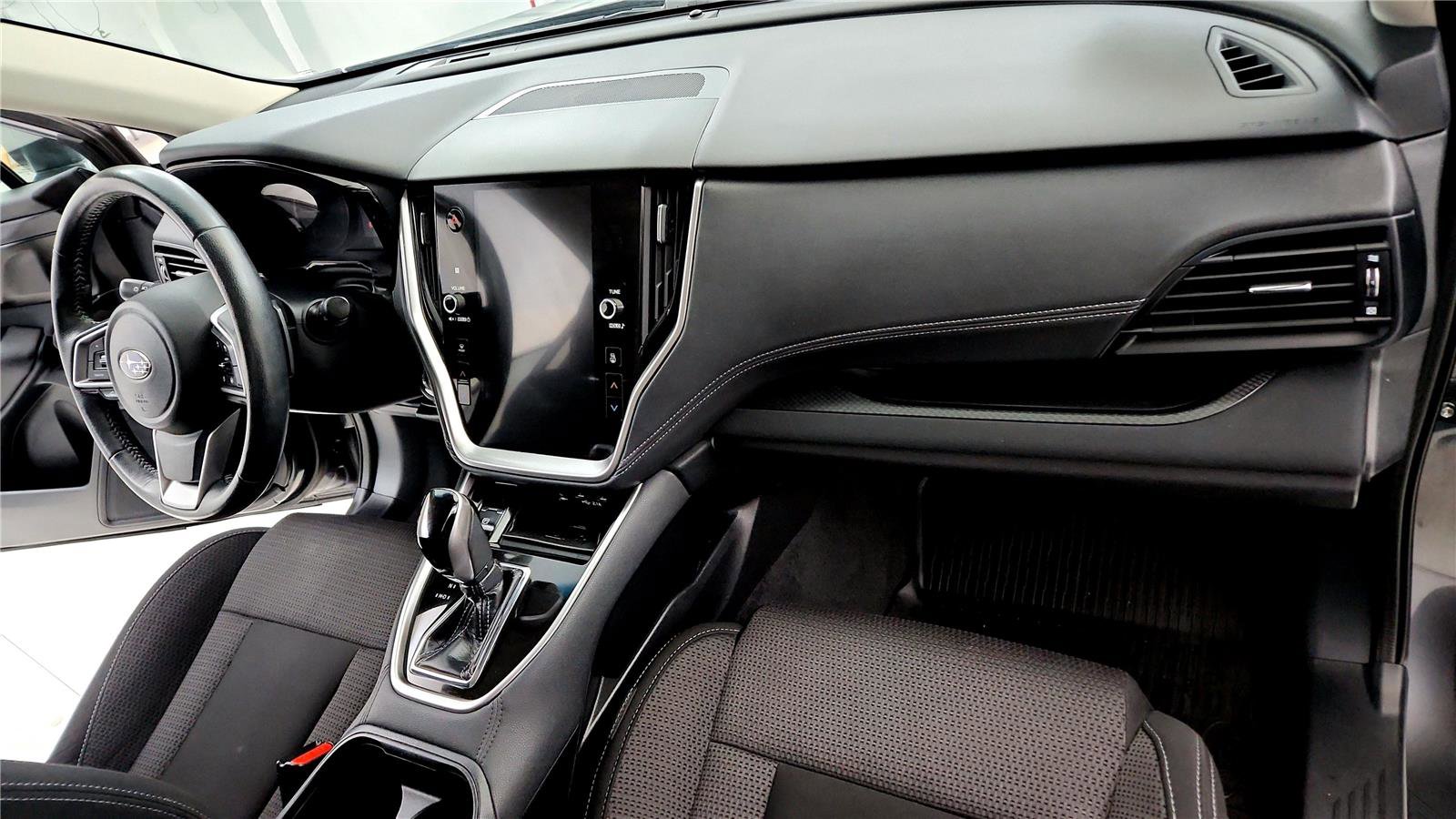 Used 2021 Subaru Outback Premium image 16