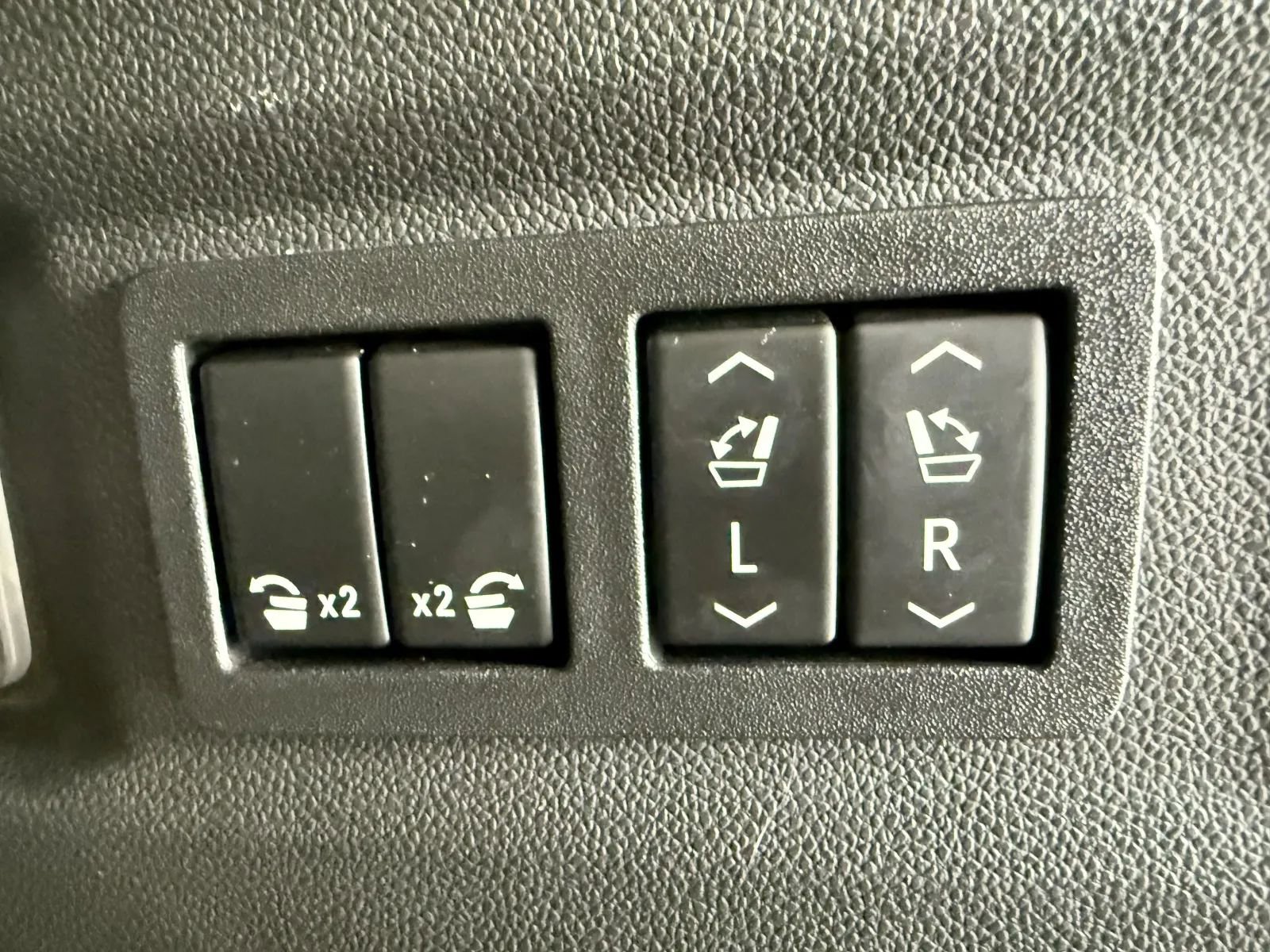 Used 2021 GMC Yukon Denali image 22