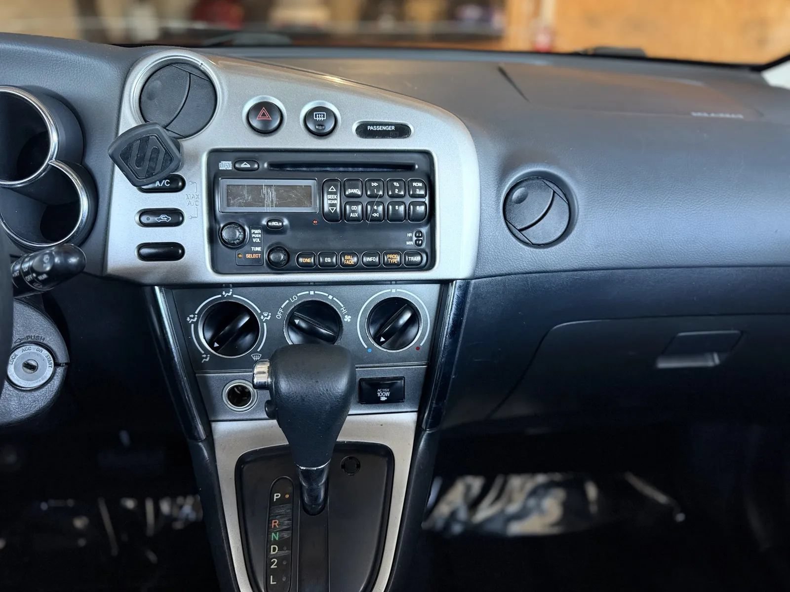 Used 2006 Pontiac Vibe FWD image 22