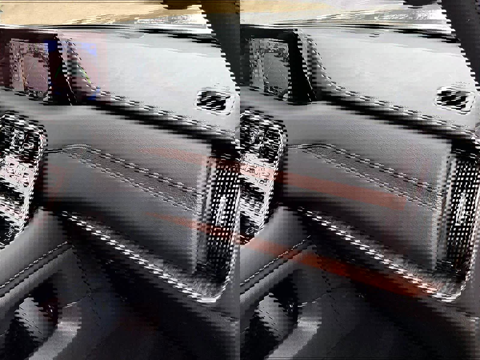 Certified 2025 Nissan Armada SL image 14