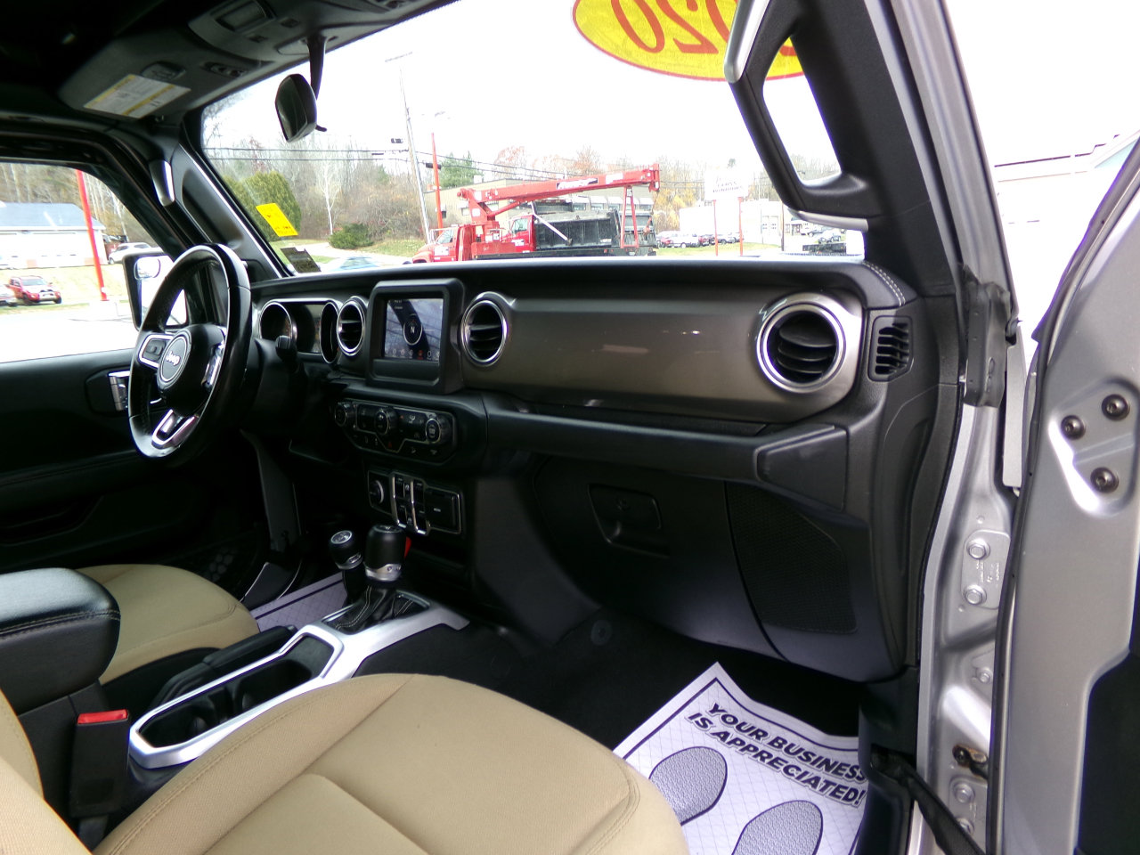 Used 2020 Jeep Wrangler Unlimited Sahara image 25