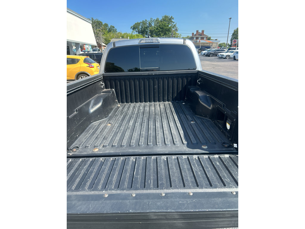 Used 2021 Toyota Tacoma TRD Off-Road w/ Technology Package AWD/4WD image 7