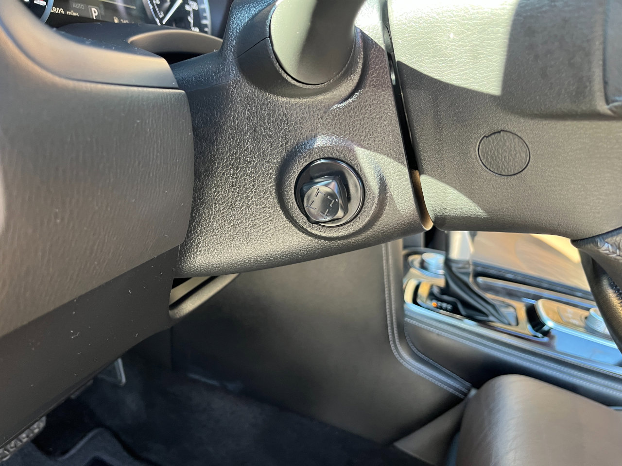 Used 2022 Nissan Armada Platinum w/ Captain's Chairs Package image 16