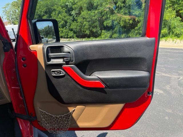 Used 2014 Jeep Wrangler Unlimited Sahara w/ Max Tow Package AWD/4WD image 21