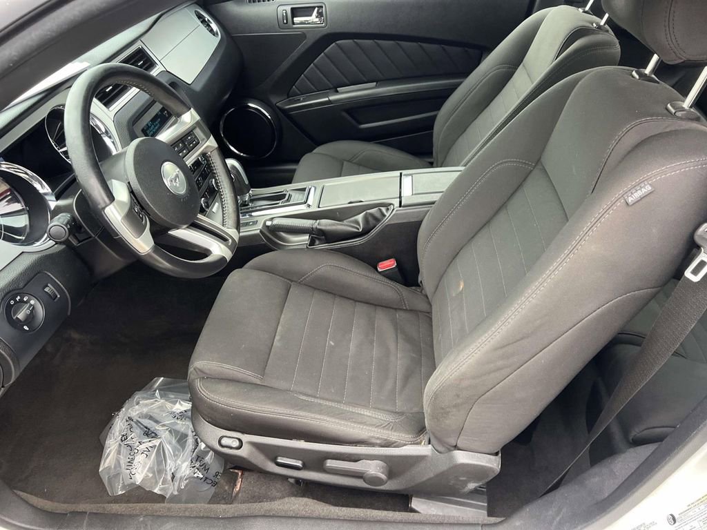 Used 2013 Ford Mustang Premium image 12
