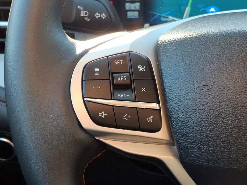 Used 2025 Ford Explorer Active image 19