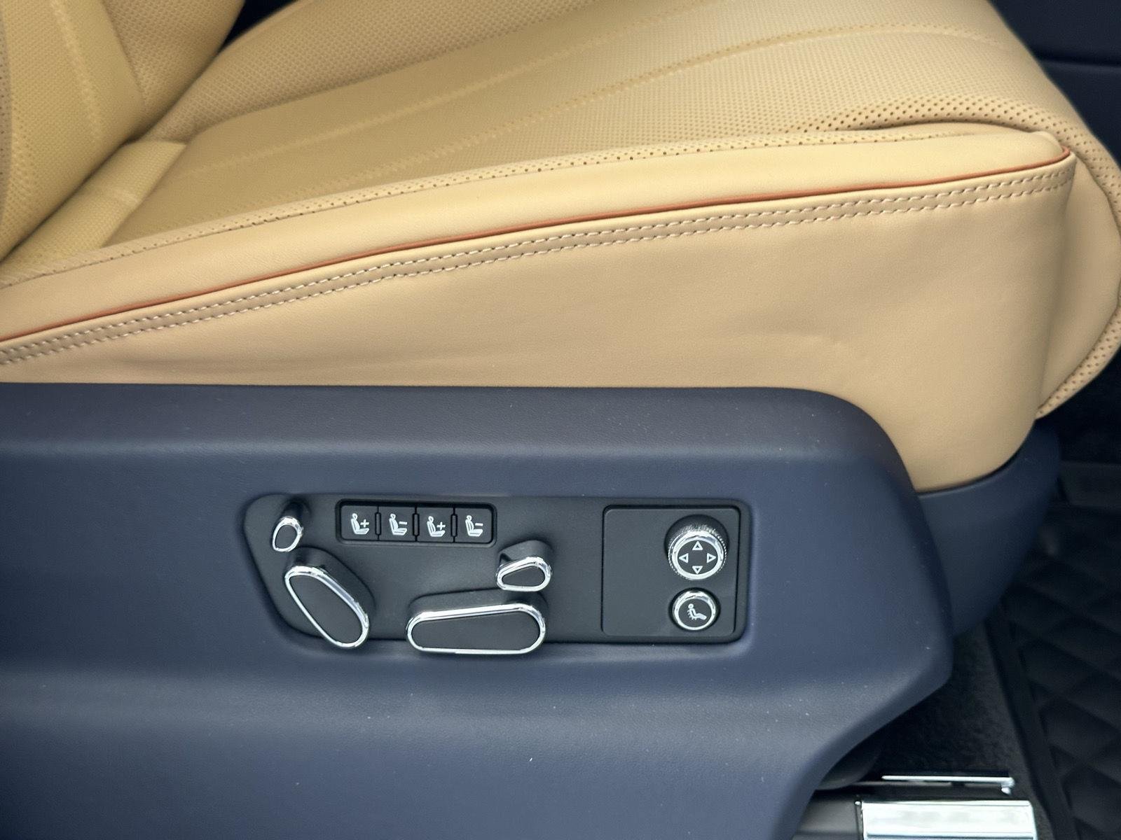New 2026 Bentley Bentayga Extended Wheelbase AWD/4WD image 22