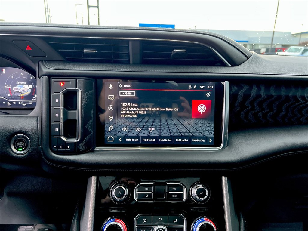 Used 2023 GMC Yukon Denali image 13