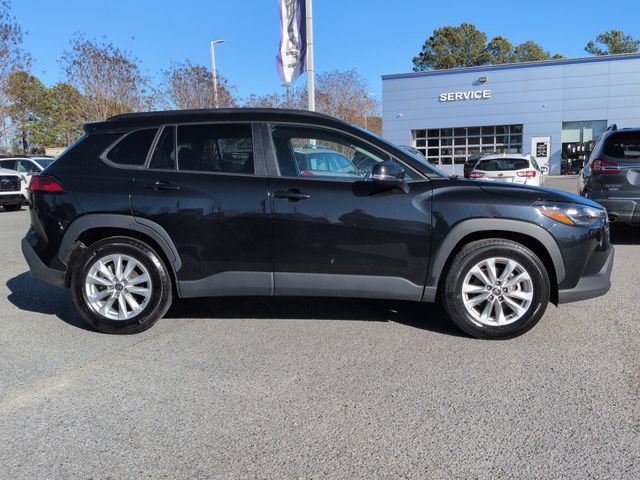 Used 2023 Toyota Corolla Cross LE image 2