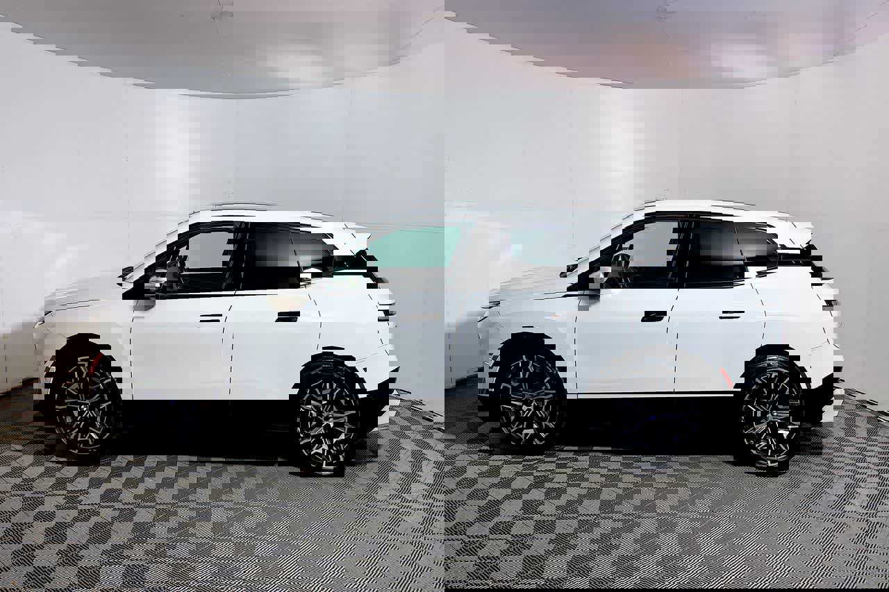 Used 2023 BMW iX M60 w/ Executive Package image 5