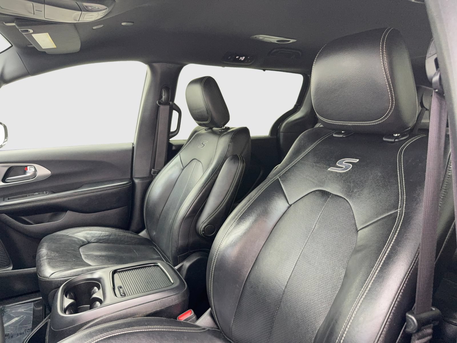 Used 2021 Chrysler Pacifica Touring-L w/ S Appearance Package FWD image 15