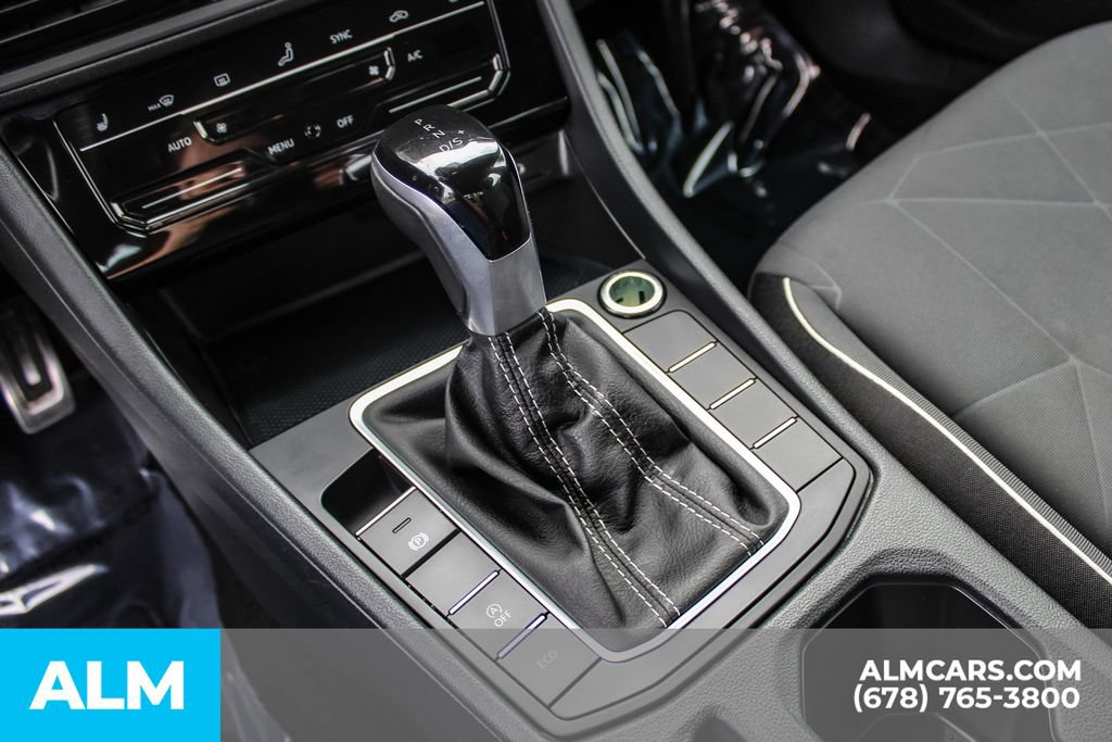 Used 2025 Volkswagen Jetta Sport FWD image 33