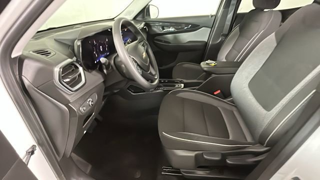 Used 2024 Chevrolet TrailBlazer LS w/ LS Convenience Package FWD image 12