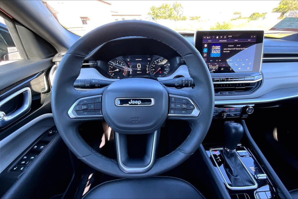 Used 2025 Jeep Compass Limited AWD/4WD image 5