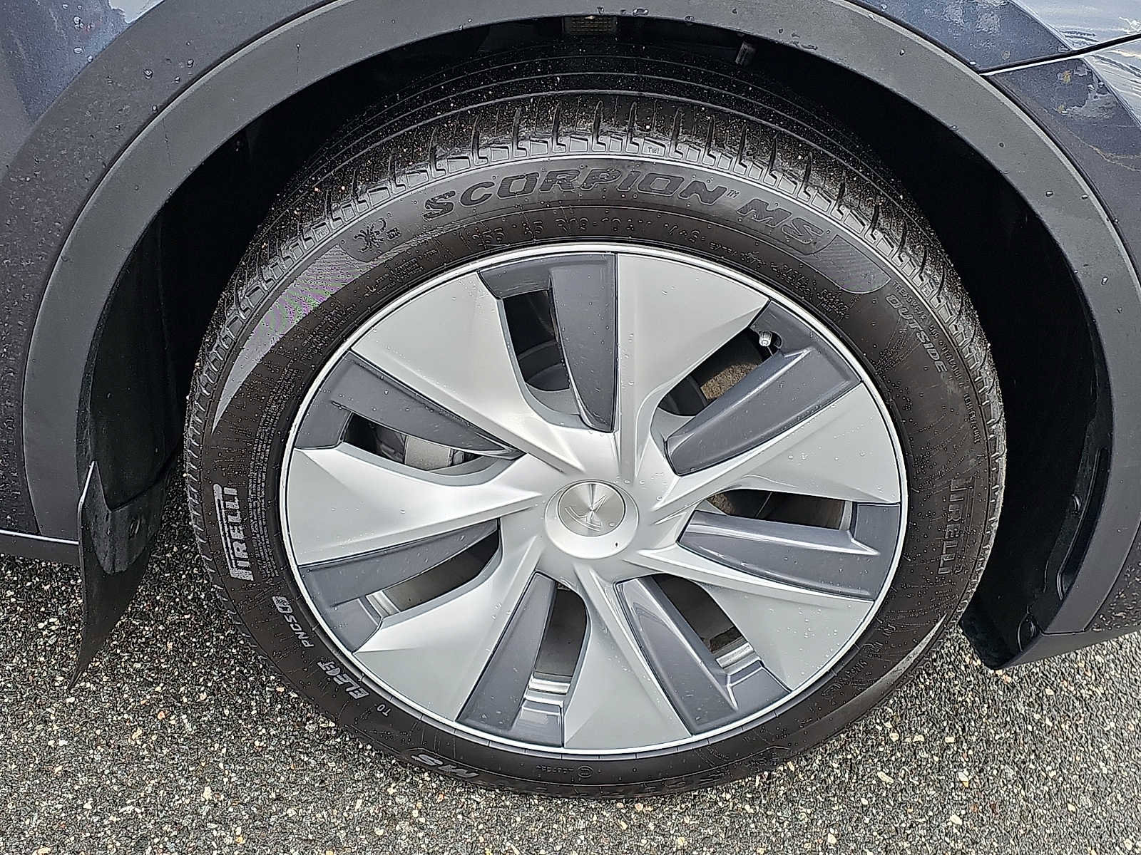 Used 2024 Tesla Model Y Long Range image 8