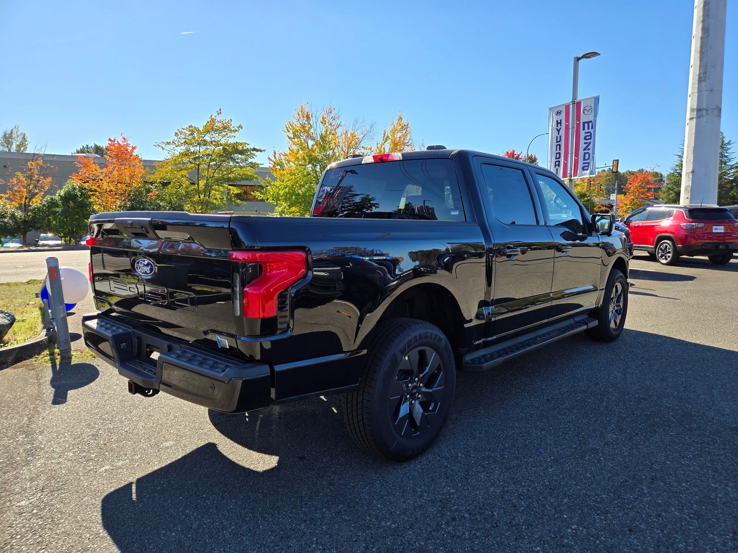 New 2025 Ford F150 Lightning Flash AWD/4WD image 5