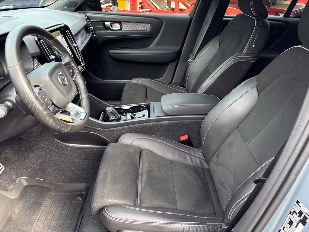 Used 2021 Volvo XC40 T5 R-Design AWD/4WD image 9