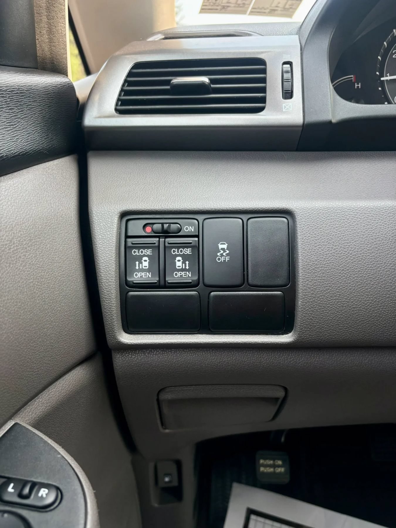 Used 2015 Honda Odyssey EX image 34