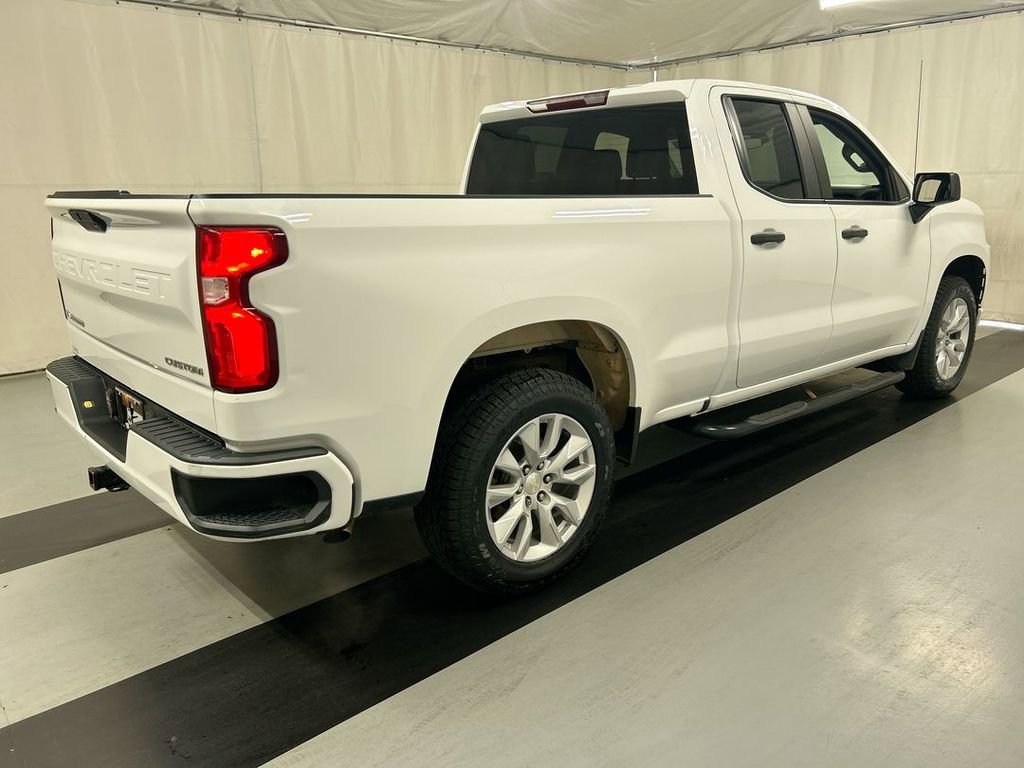 Used 2020 Chevrolet Silverado 1500 Custom w/ Custom Value Package image 2