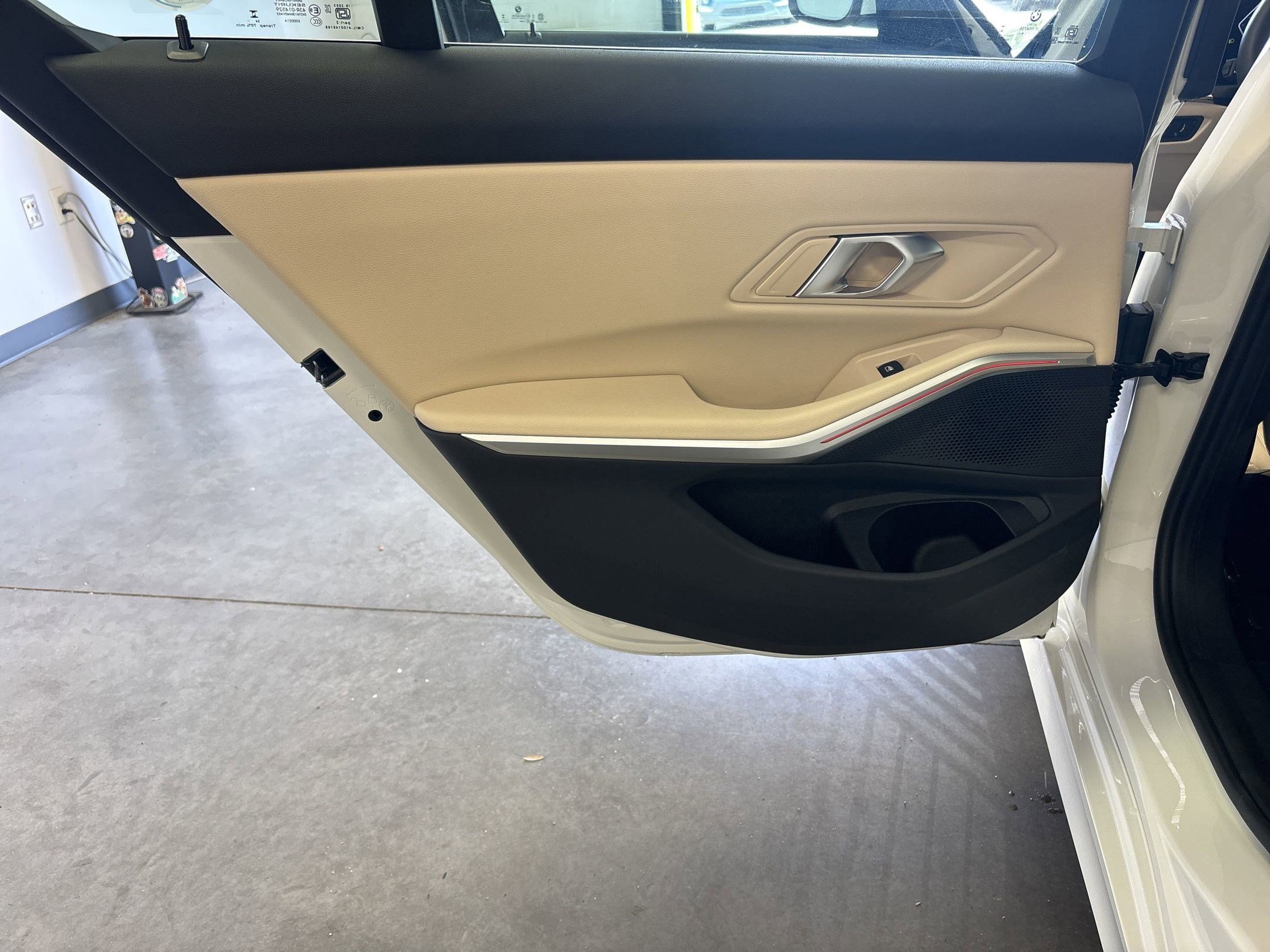 Used 2025 BMW 330i Sedan w/ Convenience Package image 13