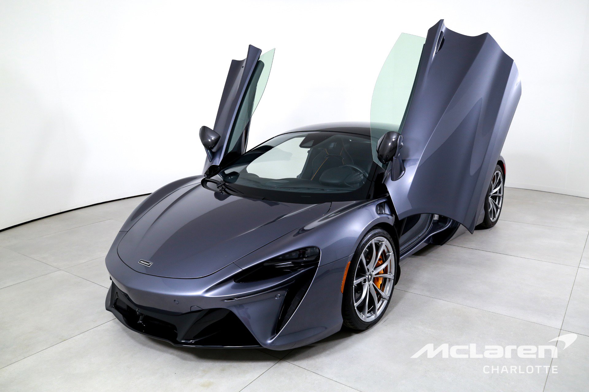 Used 2023 McLaren Artura image 5