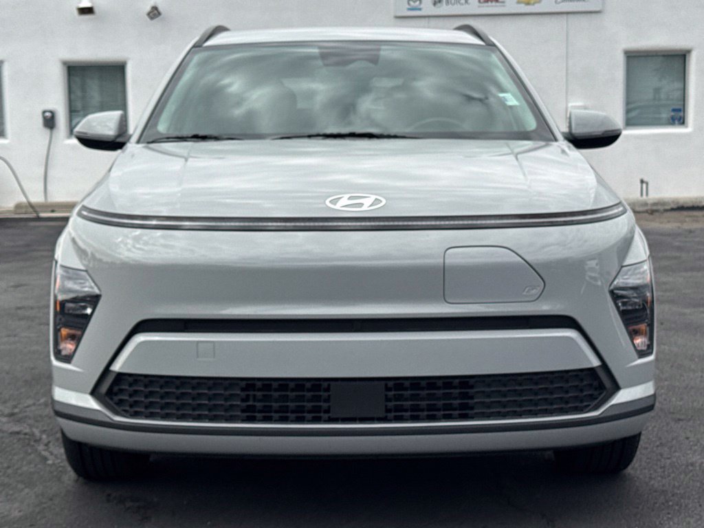 Used 2024 Hyundai Kona SEL FWD image 3