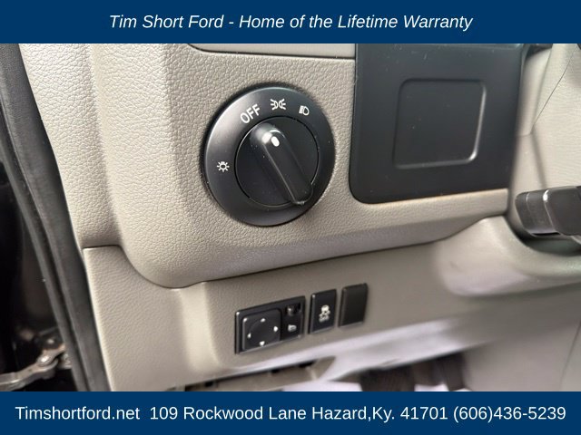 Used 2016 Nissan NV 3500 SV RWD image 18