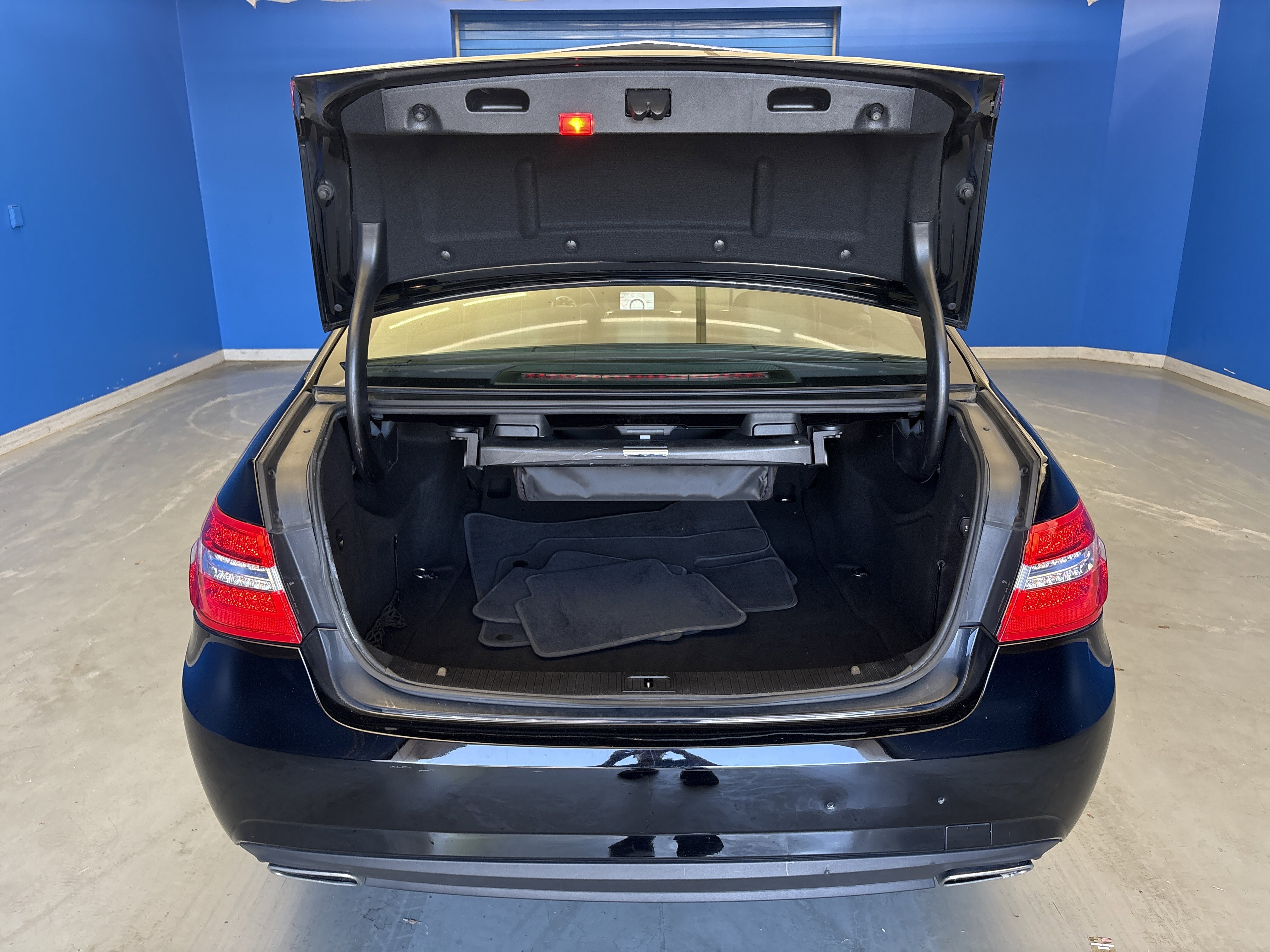 Used 2013 Mercedes-Benz E 350 4MATIC Sedan image 26