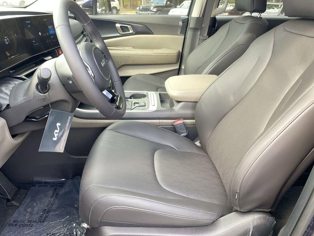 New 2026 Kia Carnival FWD image 12