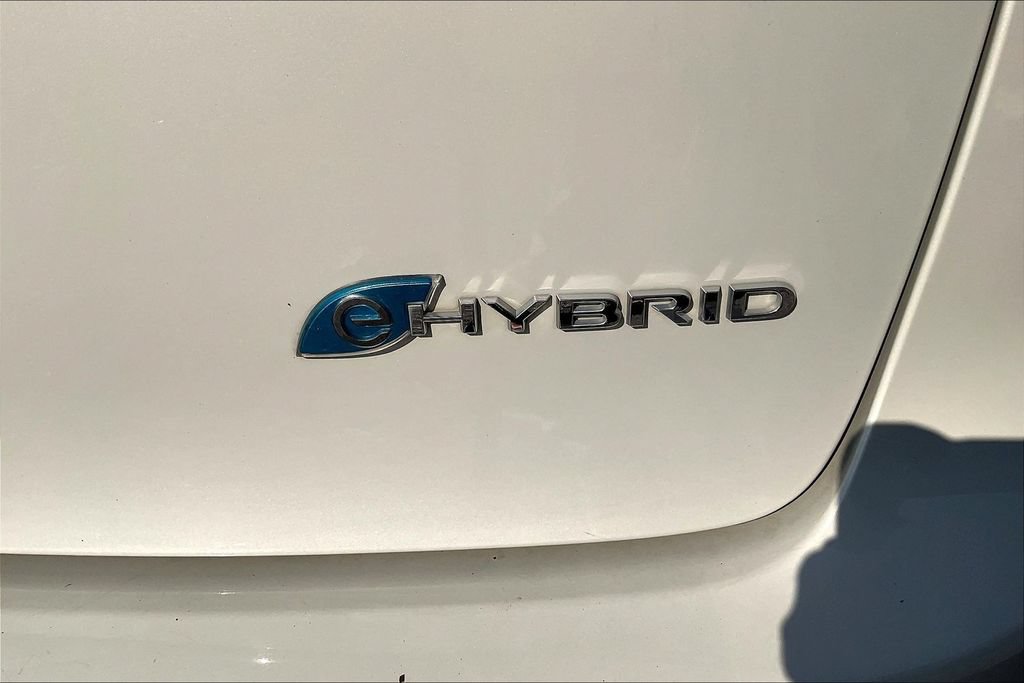 Used 2021 Chrysler Pacifica Touring-L w/ Uconnect Theater Family Group FWD image 24