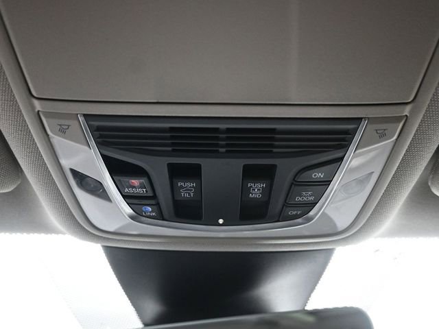 Used 2023 Acura MDX SH-AWD w/ Technology Package image 22