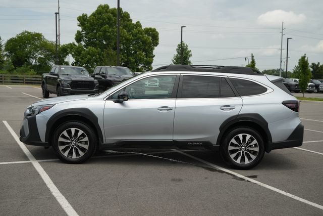 Used 2025 Subaru Outback Limited AWD/4WD image 4