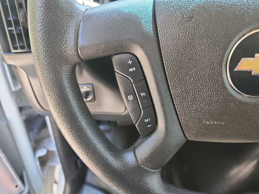 Used 2018 Chevrolet Express 2500 w/ Driver Convenience Package RWD image 18