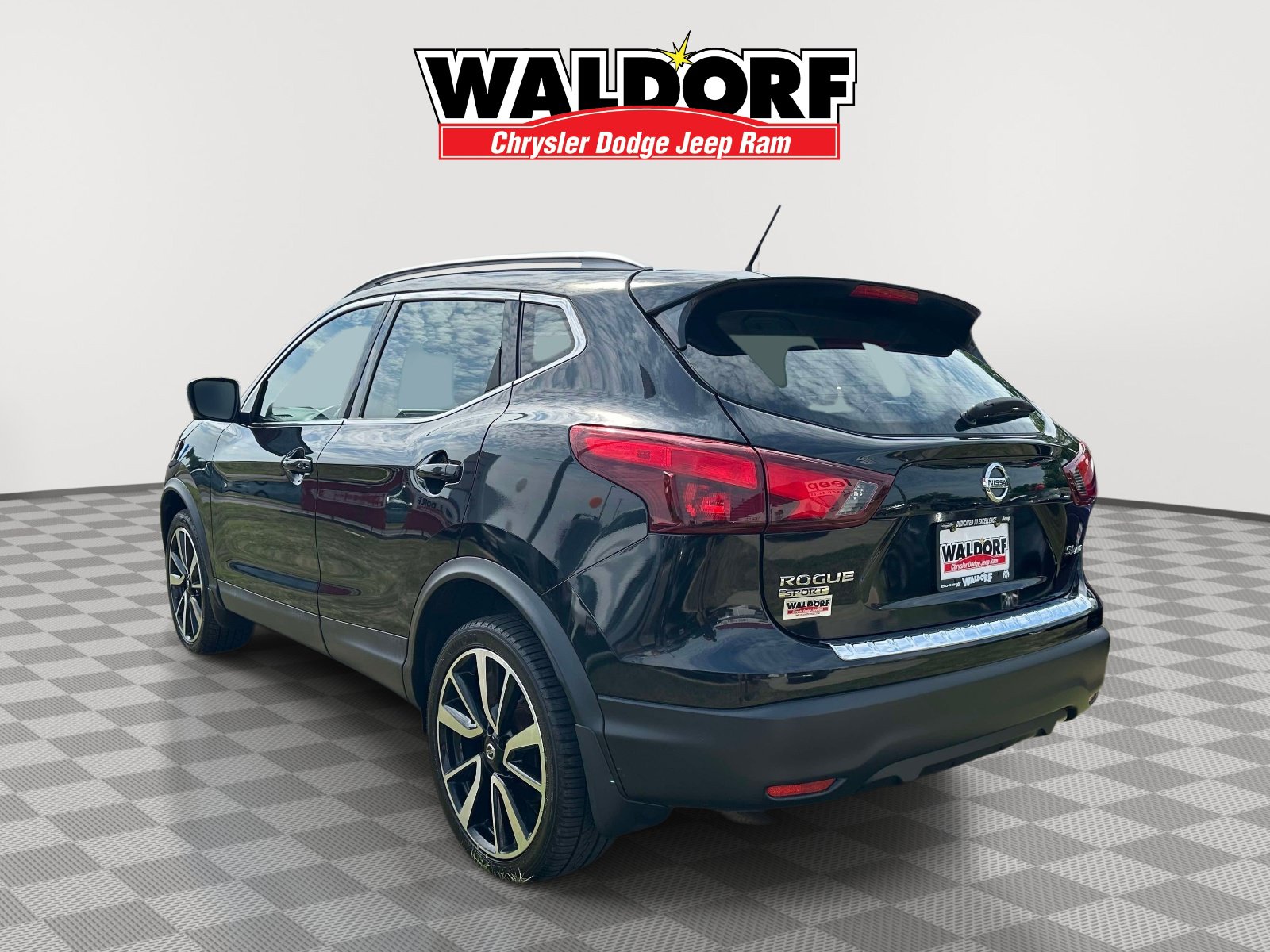 Used 2018 Nissan Rogue Sport SL w/ SL Premium Package AWD/4WD image 4