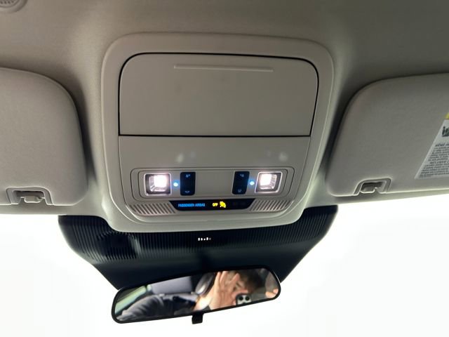 Used 2025 Ford Explorer Active image 24