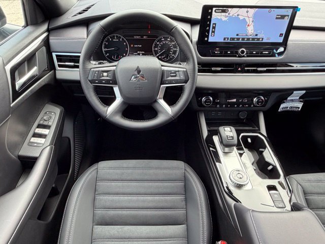New 2026 Mitsubishi Outlander LE FWD image 17