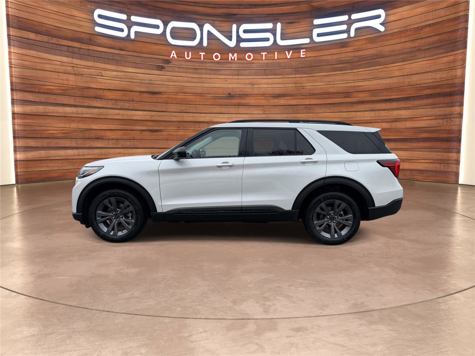 New 2026 Ford Explorer Active w/ Active Comfort Package image 2