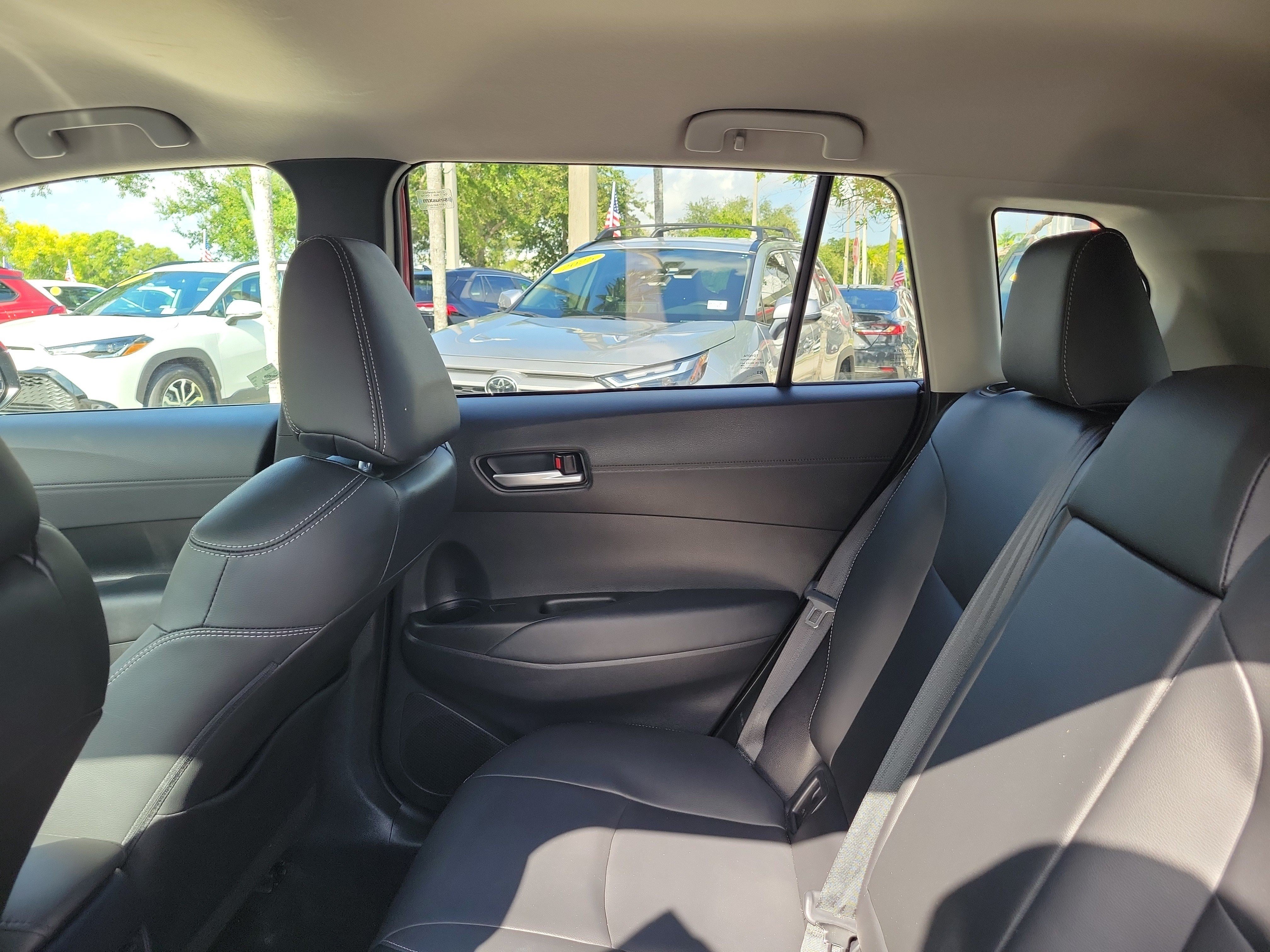 Used 2022 Toyota Corolla Cross XLE FWD image 14