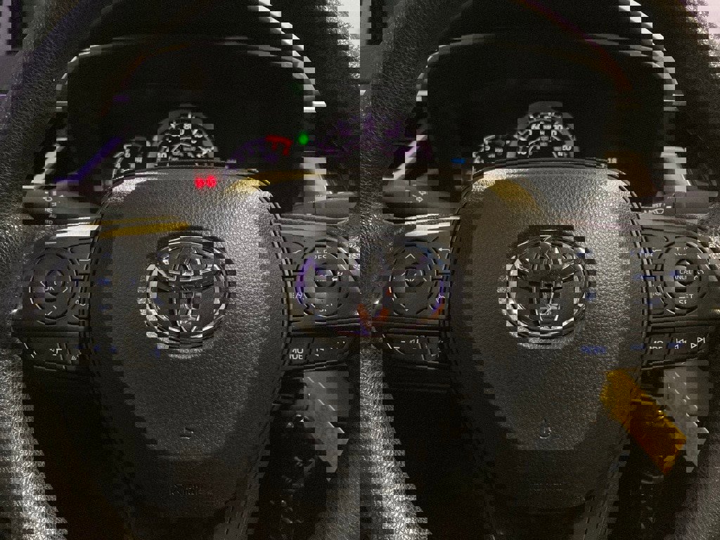 Used 2020 Toyota Corolla LE image 16