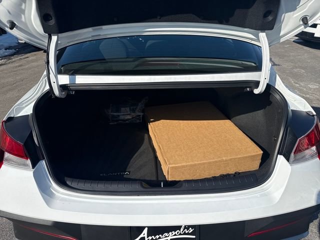 Certified 2025 Hyundai Elantra Sport image 23