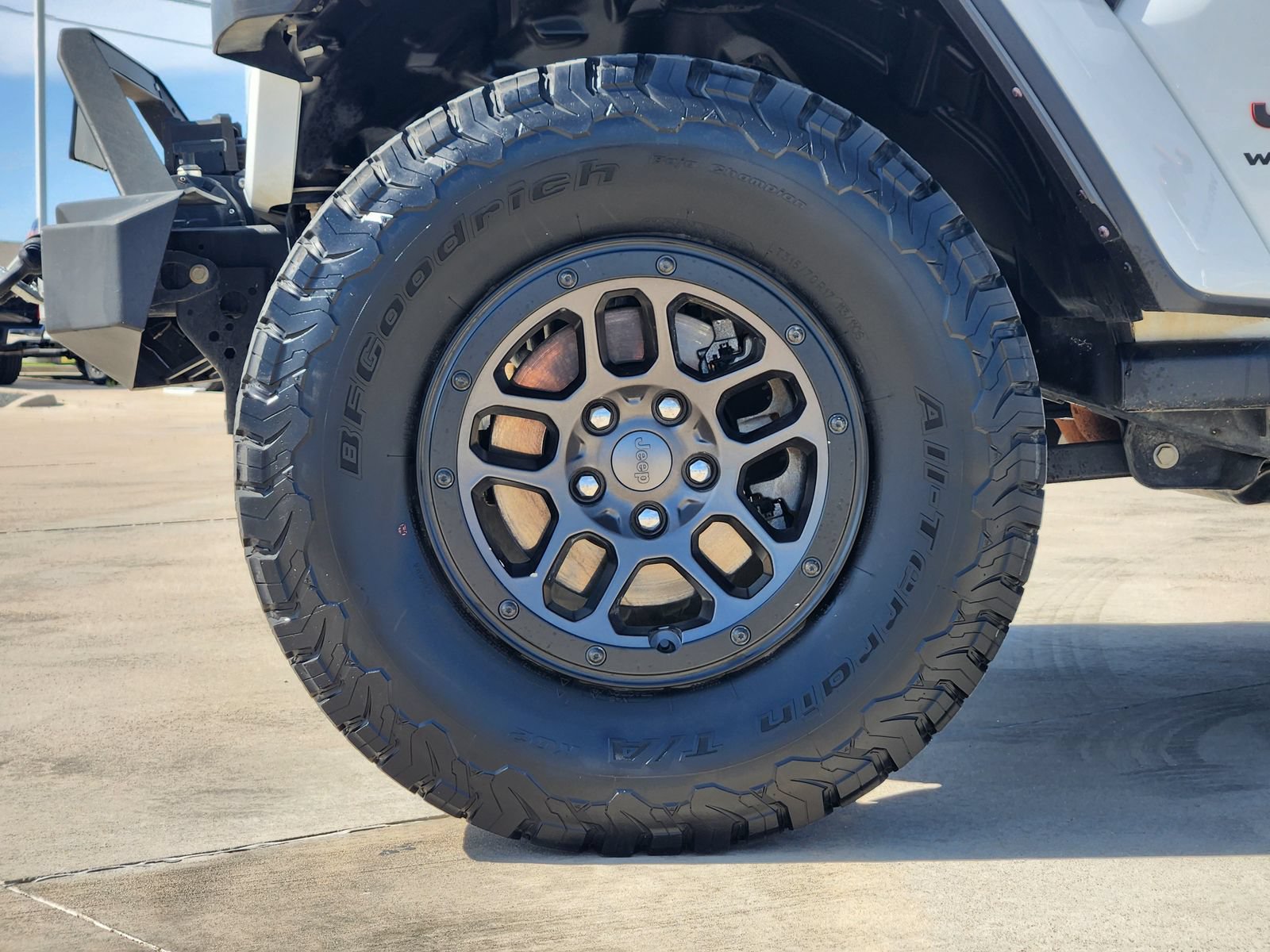 Used 2023 Jeep Wrangler Unlimited Rubicon w/ Xtreme 35 Tire Package AWD/4WD image 13