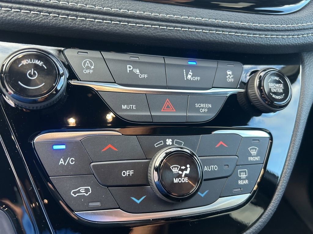 New 2026 Chrysler Pacifica Select FWD image 42