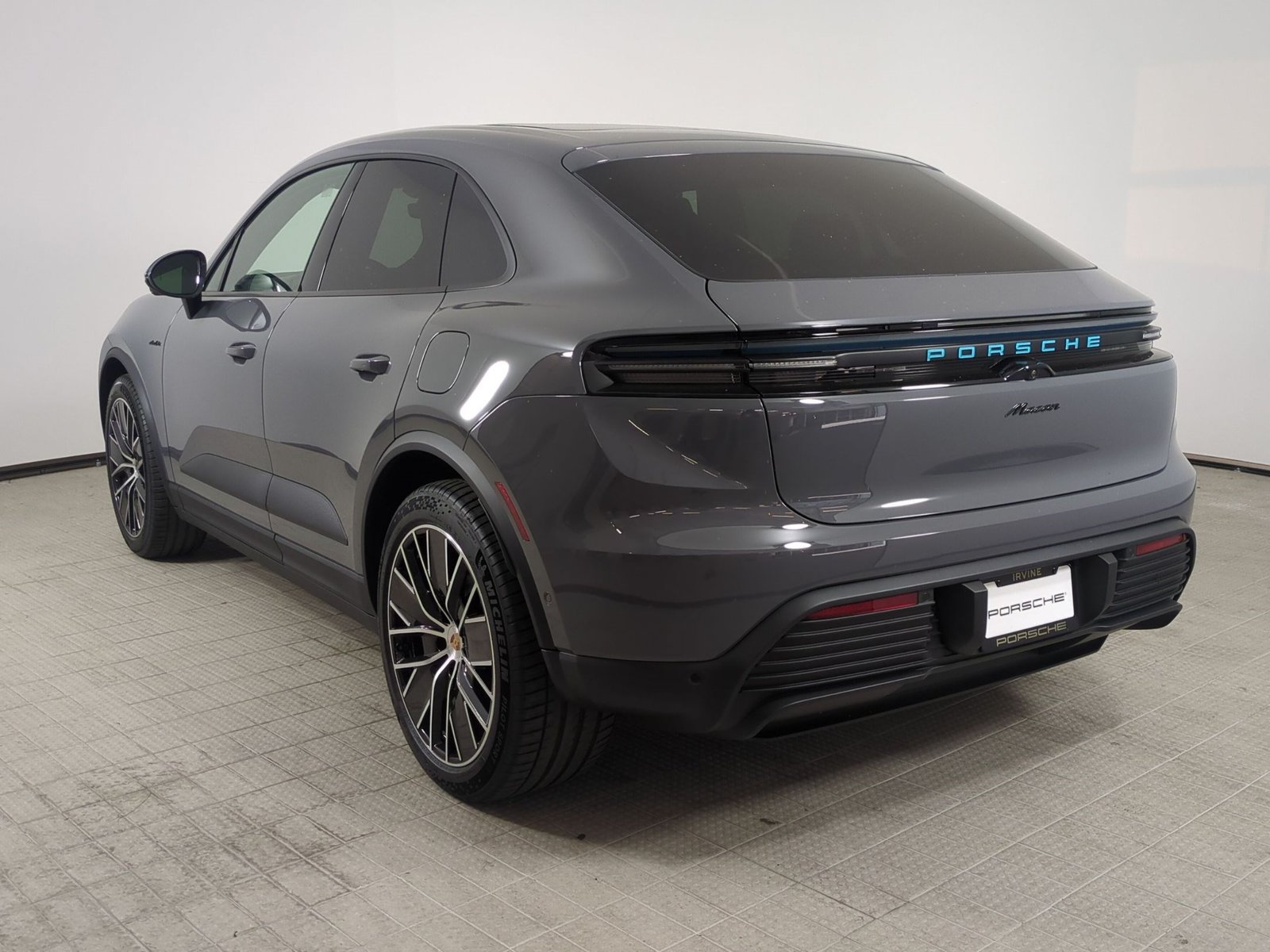 New 2026 Porsche Macan Electric RWD image 3