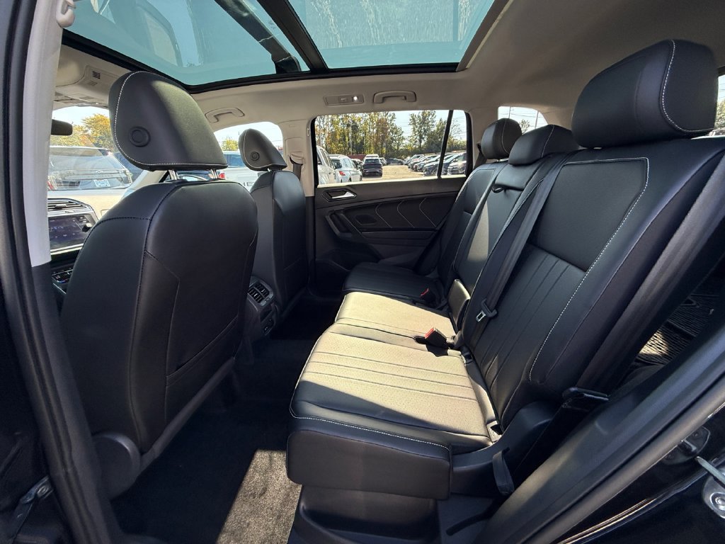 Used 2024 Volkswagen Tiguan SE AWD/4WD image 24