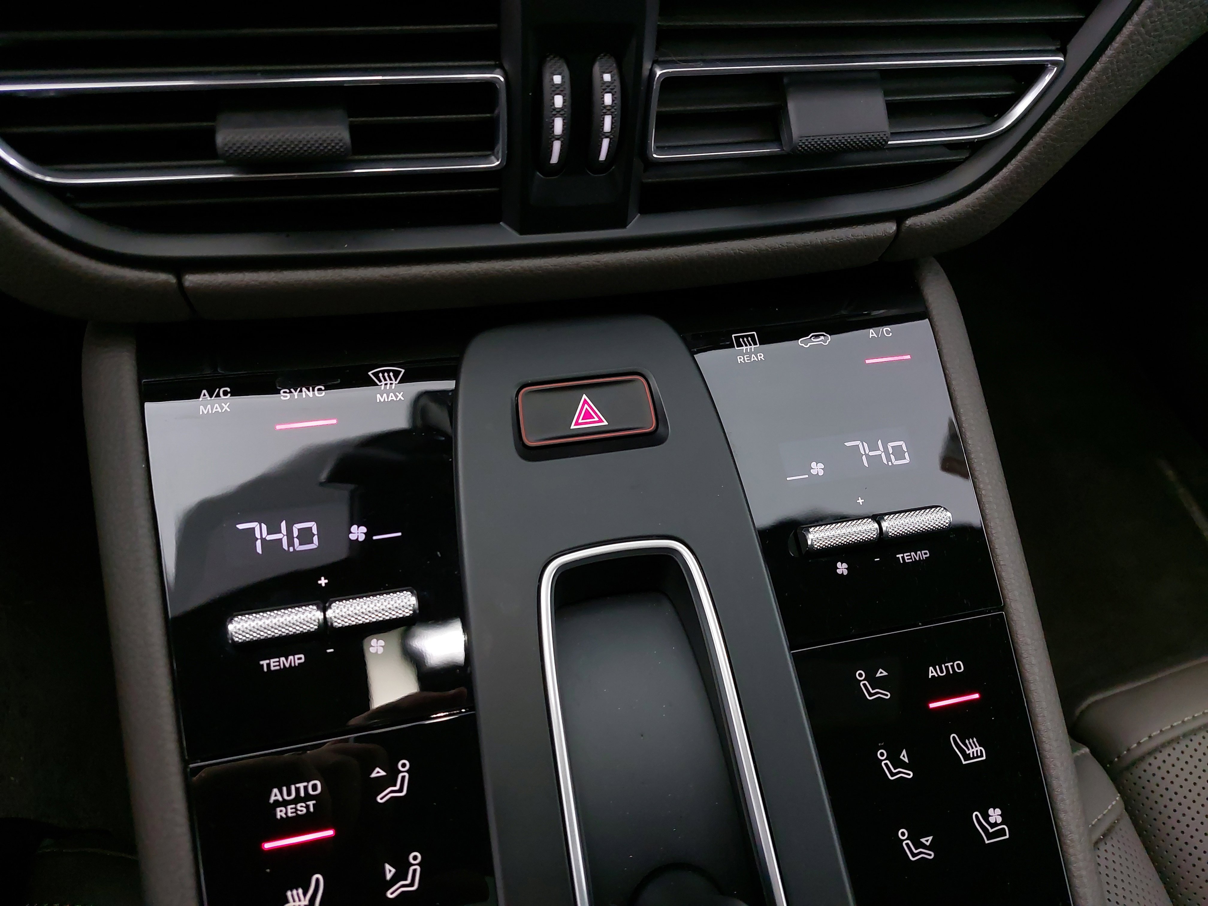 Used 2025 Porsche Macan image 23