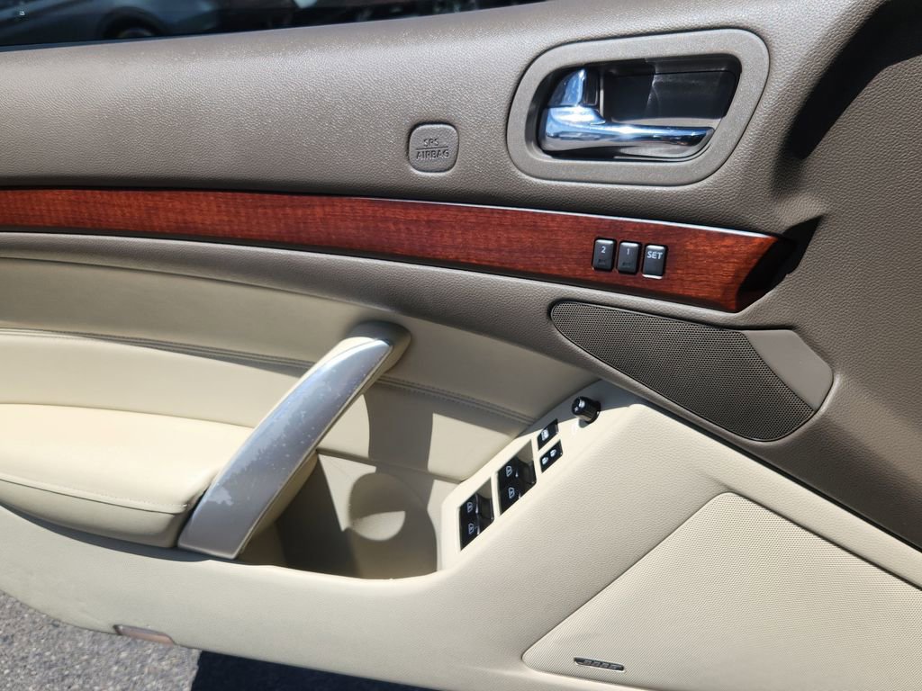 Used 2009 INFINITI G37 Convertible w/ Premium Pkg RWD image 8
