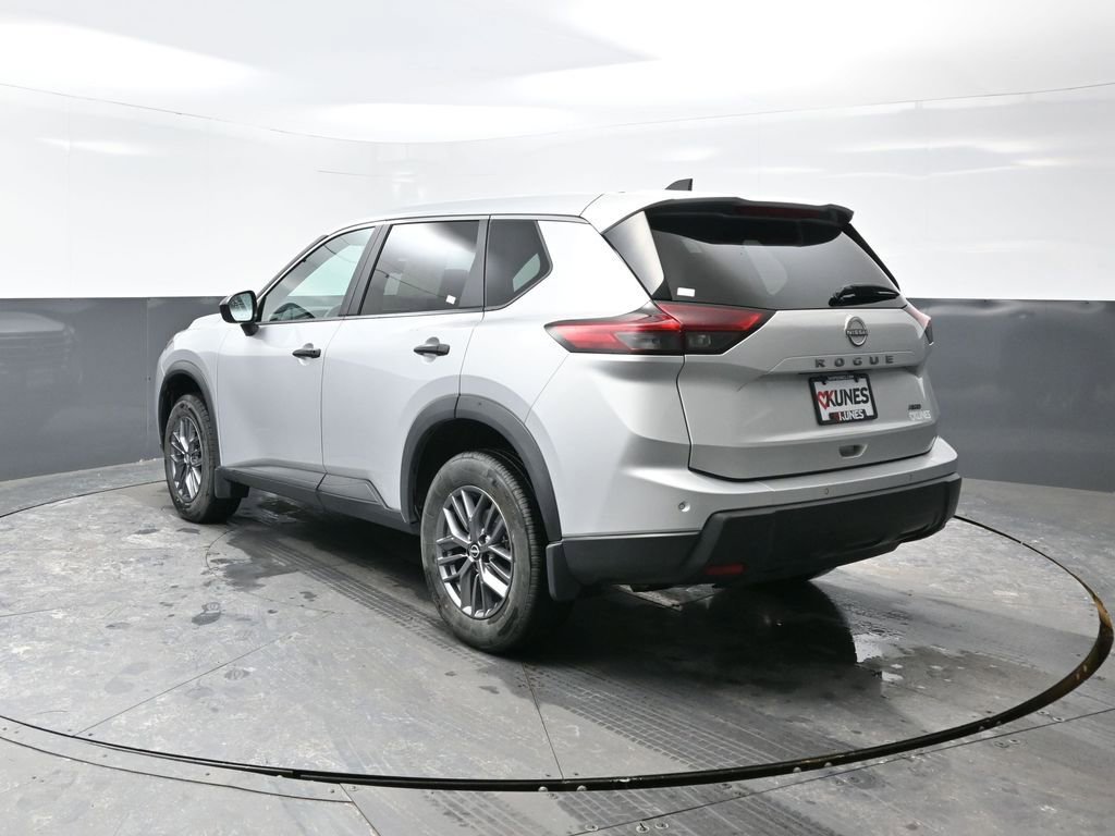 Used 2024 Nissan Rogue S image 12