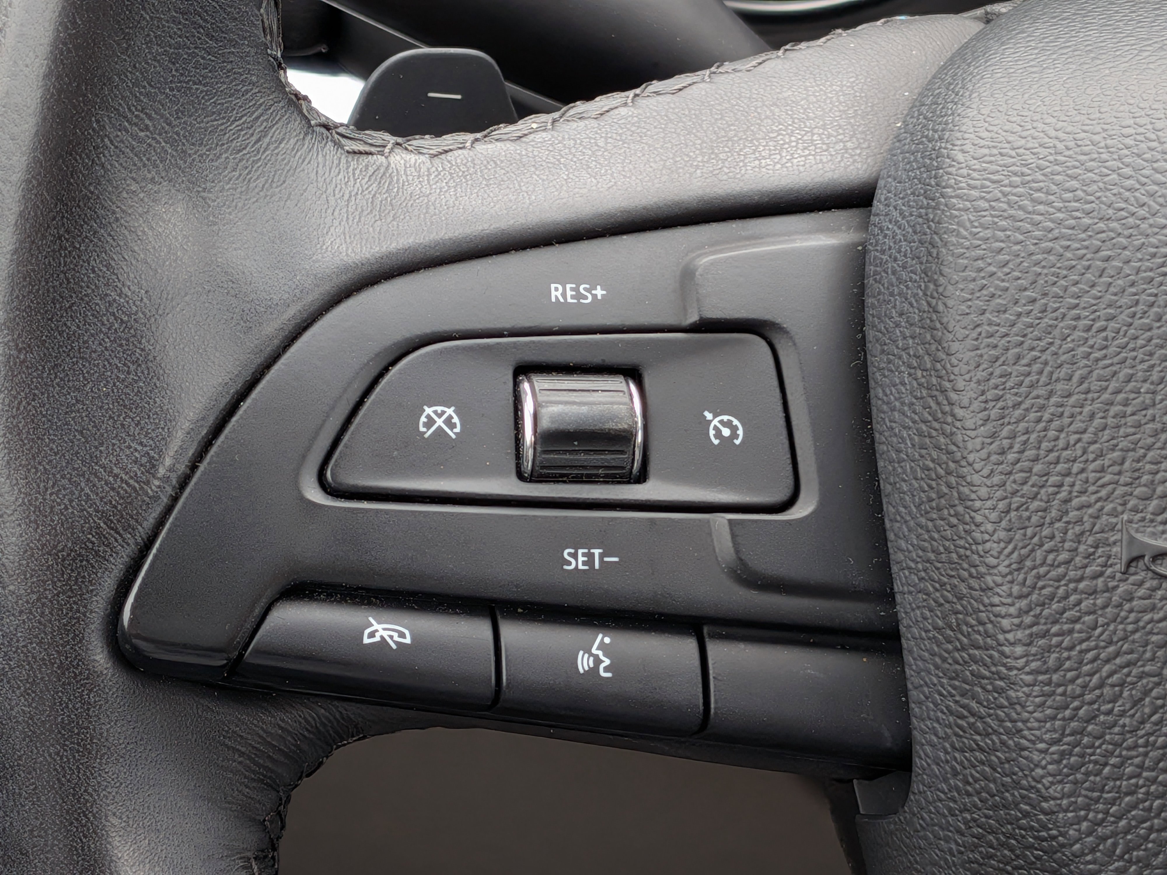 Certified 2019 Cadillac XT4 Luxury FWD image 23